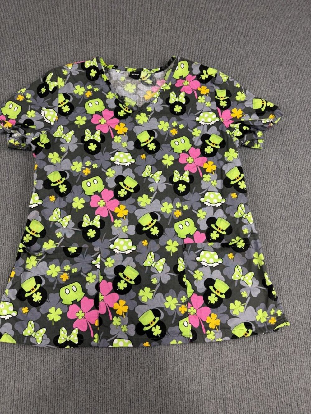 Disney Womens St. Patricks Day Clover Mickey V-Neck Scrub Top M
